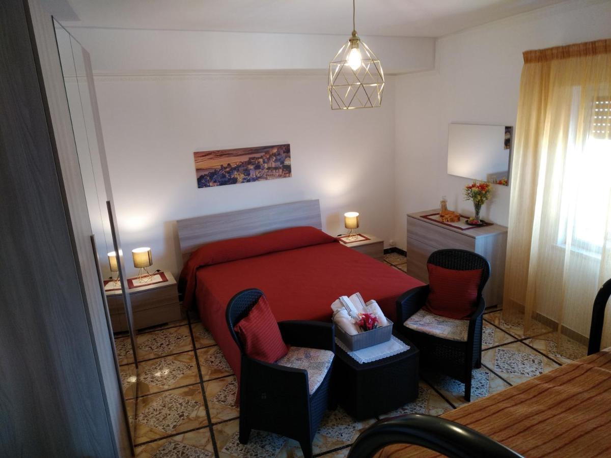 Casa Donna Franca Apartamento Castiglione De Sicilia Exterior foto